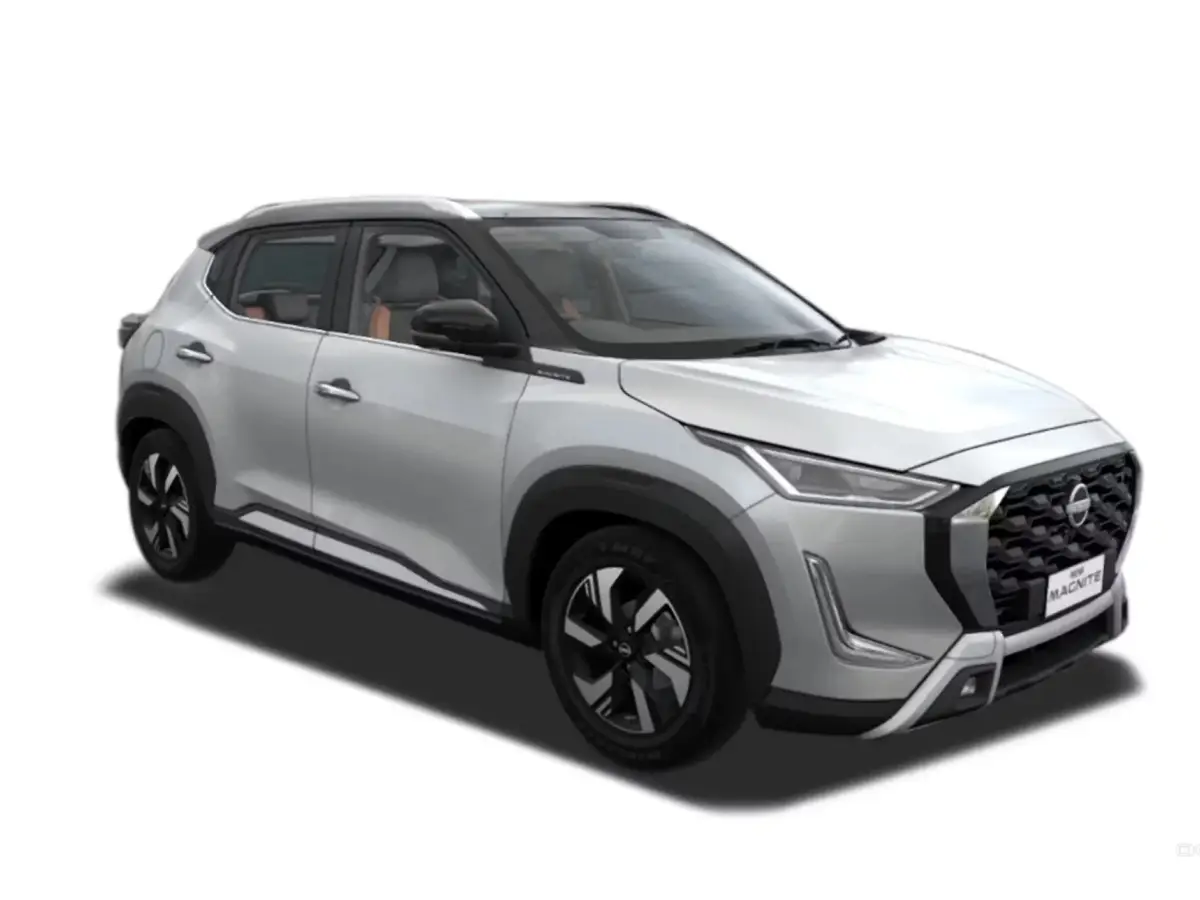 Nissan Magnite Pearl White with Onyx black roof